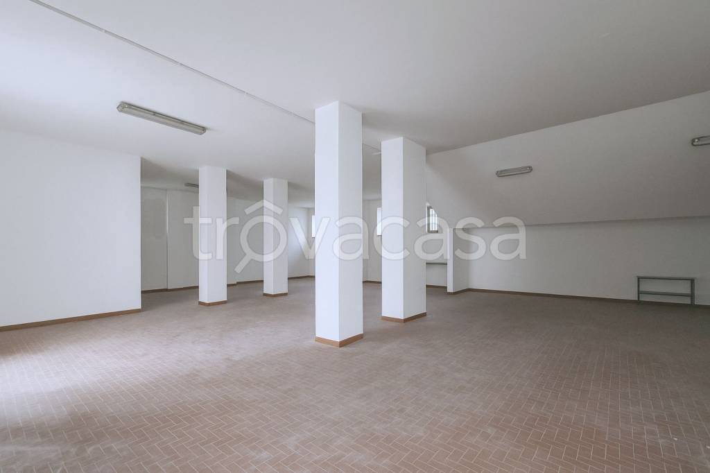 locale commerciale in vendita a Torino in zona Campidoglio