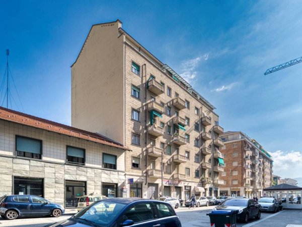 negozio in vendita a Torino in zona Lingotto