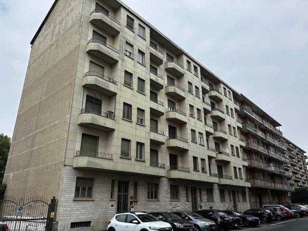 appartamento in vendita a Torino in zona Borgata Vittoria