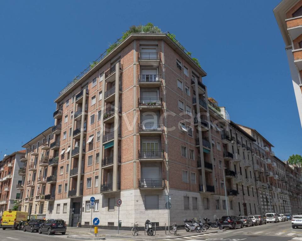 appartamento in vendita a Torino in zona Cit Turin