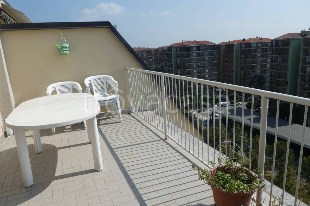 appartamento in vendita a Torino in zona Lingotto