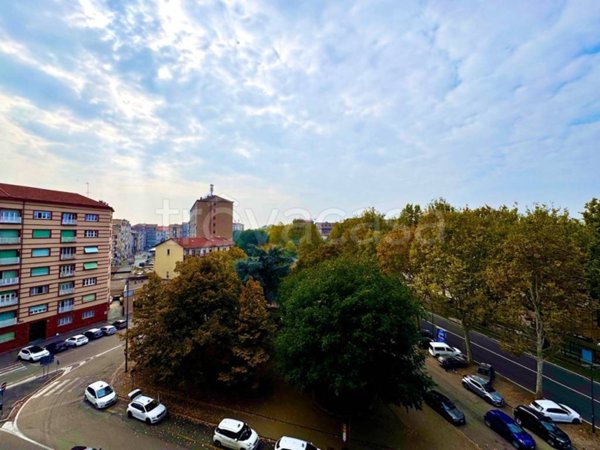 appartamento in vendita a Torino in zona Lingotto