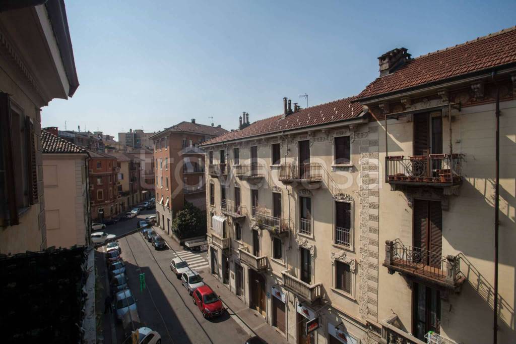 appartamento in vendita a Torino in zona Cenisia