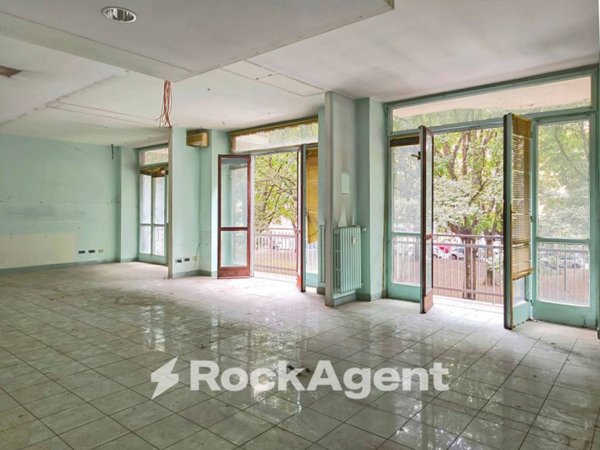 ufficio in vendita a Torino in zona Regio Parco