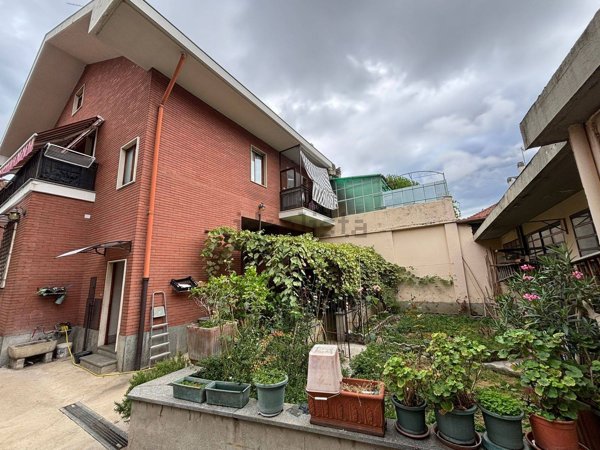 casa indipendente in vendita a Torino in zona Lucento