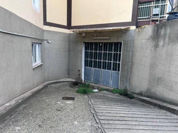 locale commerciale in vendita a Torino in zona Vallette