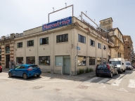 negozio in vendita a Torino in zona Aurora