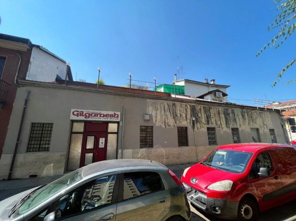 locale commerciale in vendita a Torino in zona Campidoglio