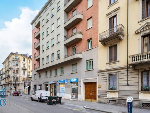 appartamento in vendita a Torino in zona Cit Turin