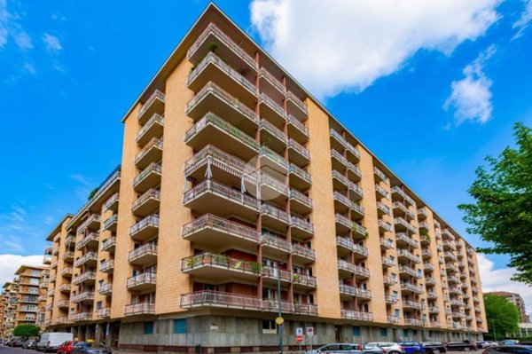 appartamento in vendita a Torino in zona Borgata Vittoria