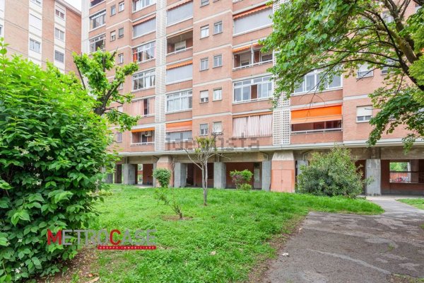 appartamento in vendita a Torino in zona Mirafiori Sud