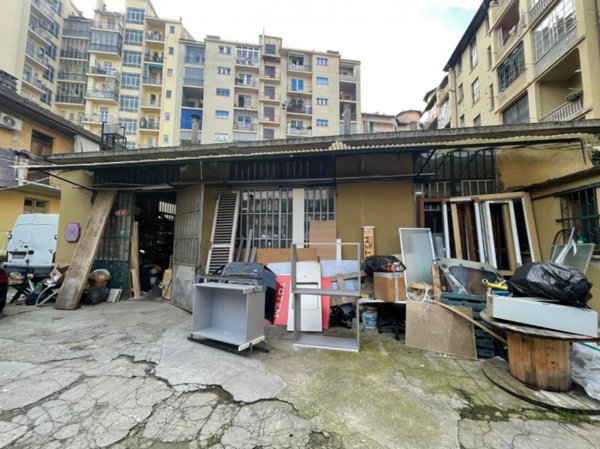 locale commerciale in vendita a Torino in zona Campidoglio