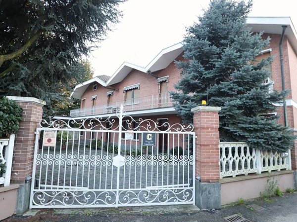 casa indipendente in vendita a Torino in zona Falchera