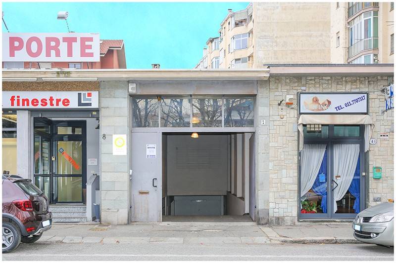 locale commerciale in vendita a Torino in zona Pozzo Strada