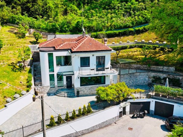 casa indipendente in vendita a Torino in zona Rosa