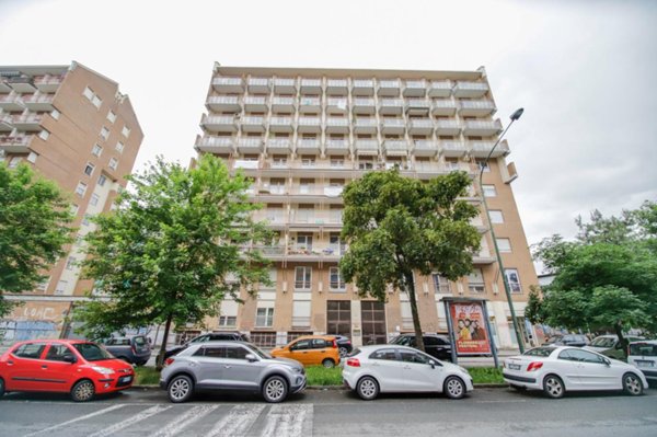 appartamento in vendita a Torino in zona Lingotto