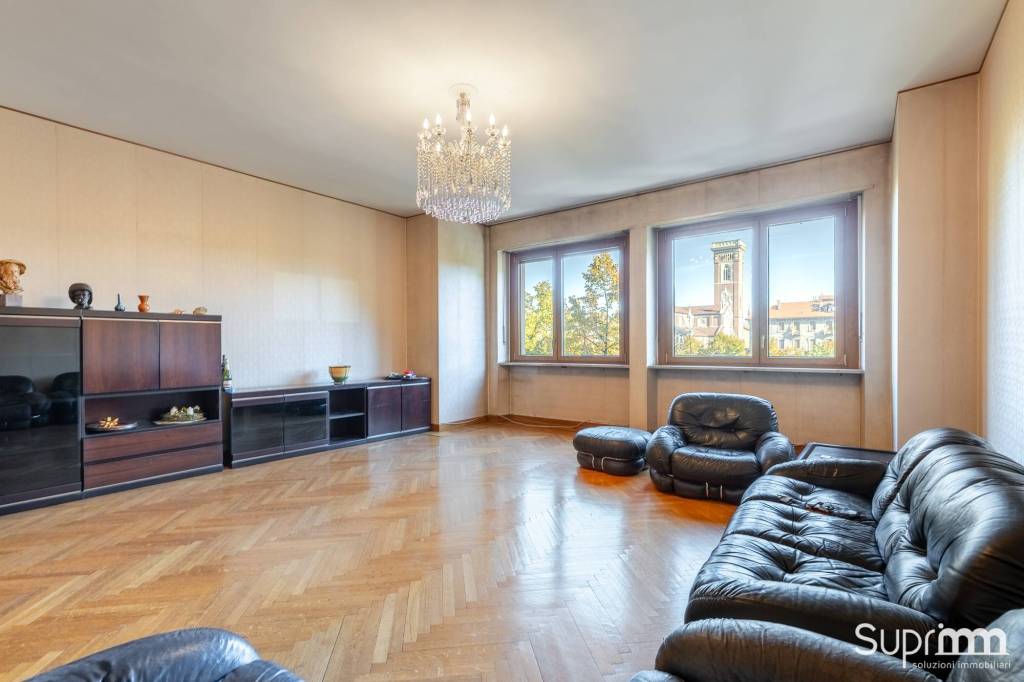 appartamento in vendita a Torino in zona Cit Turin