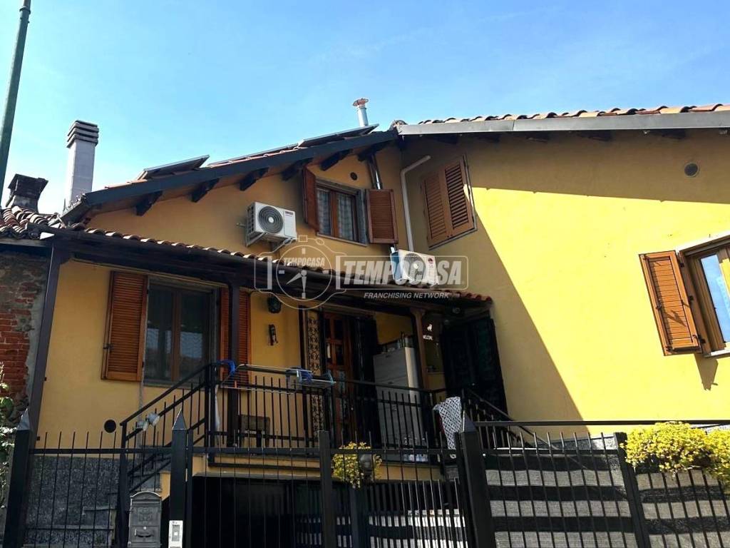 casa indipendente in vendita a Torino in zona Rebaudengo