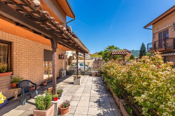 casa indipendente in vendita a Torino in zona Barca