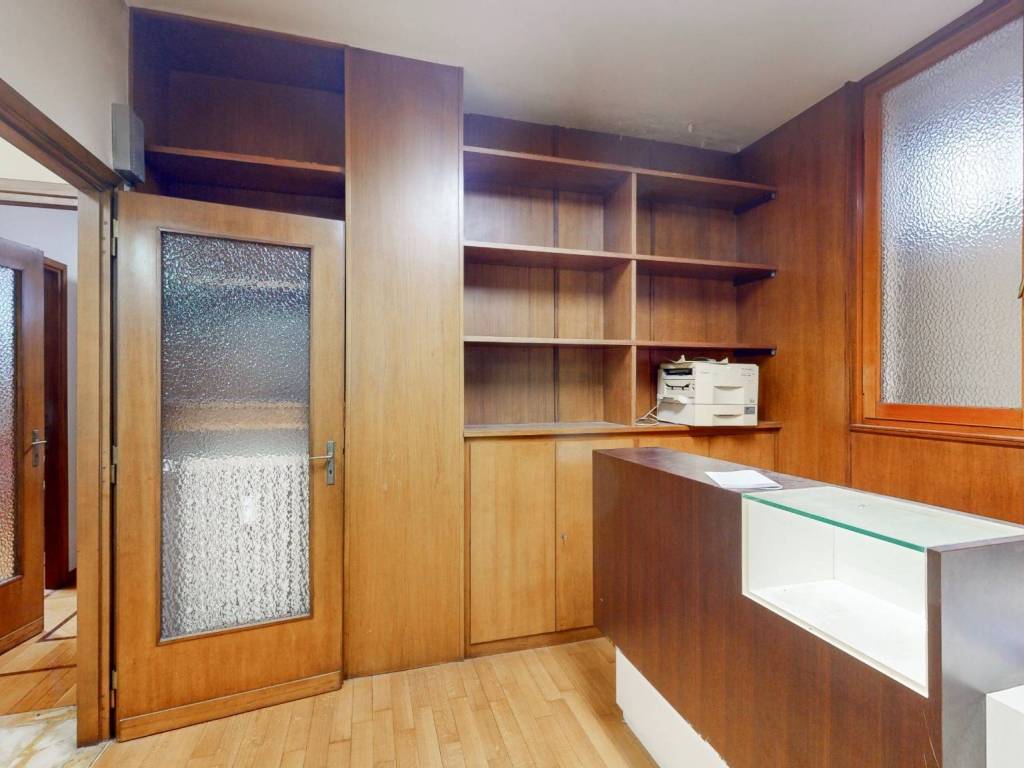 ufficio in vendita a Torino in zona San Salvario