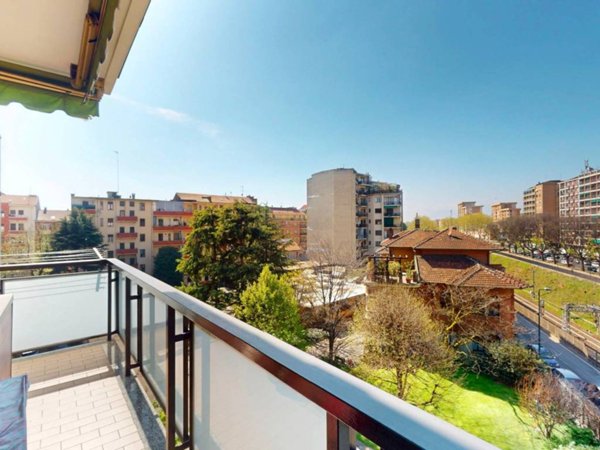 appartamento in vendita a Torino in zona Mirafiori Nord