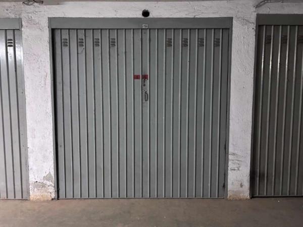 negozio in vendita a Torino in zona Mirafiori Nord