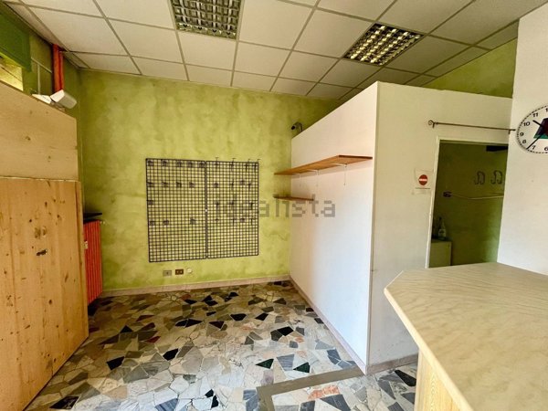 locale commerciale in vendita a Torino in zona Santa Rita