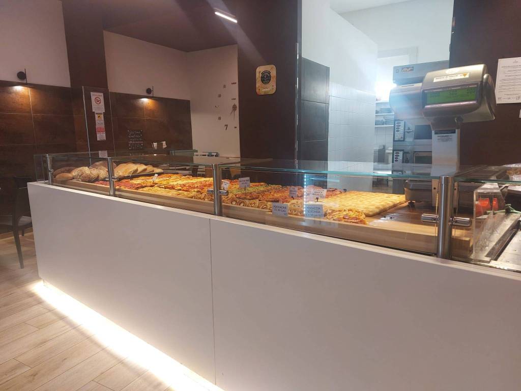 negozio in vendita a Torino in zona Lingotto