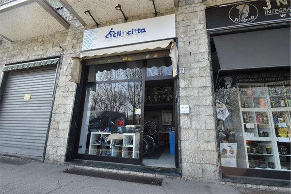 negozio in vendita a Torino in zona Santa Rita