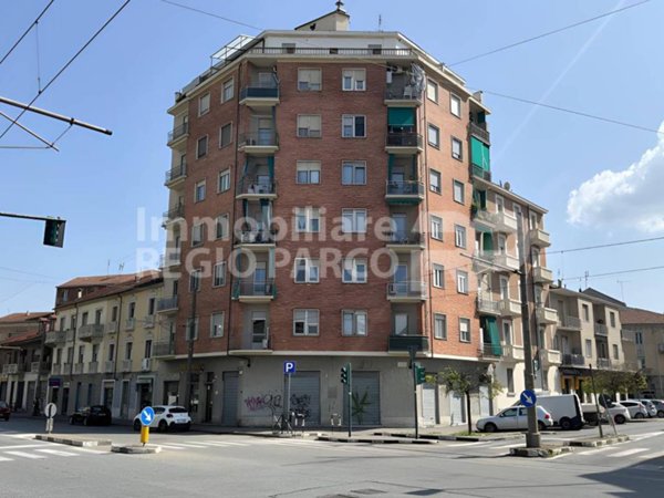 negozio in vendita a Torino in zona Vanchiglia