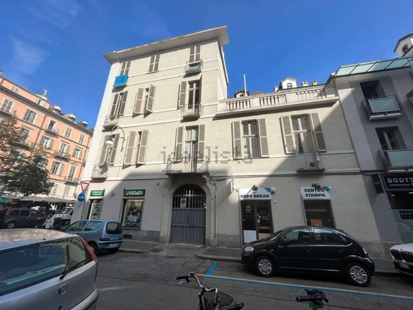 locale commerciale in vendita a Torino