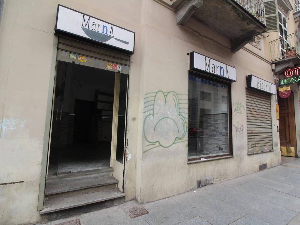 locale commerciale in vendita a Torino in zona San Salvario
