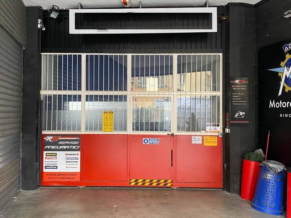 locale commerciale in vendita a Torino in zona Mirafiori Sud