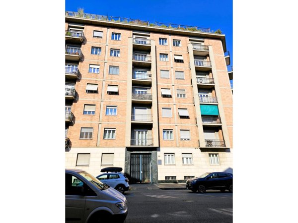 appartamento in vendita a Torino in zona Cit Turin