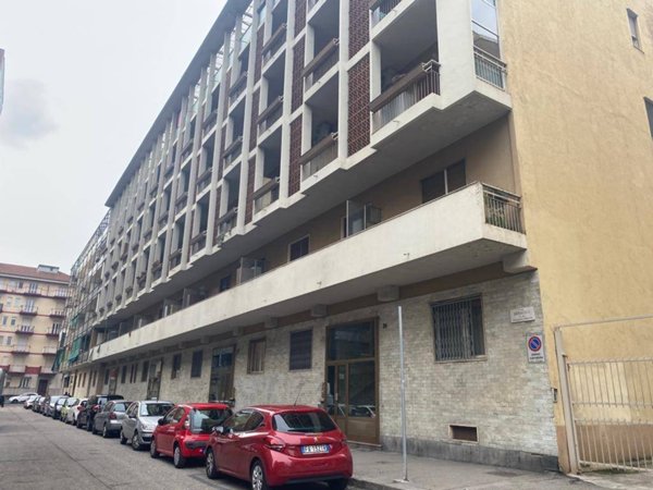 locale commerciale in vendita a Torino in zona Millefonti