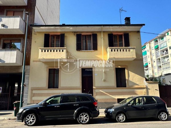 appartamento in vendita a Torino in zona Santa Rita