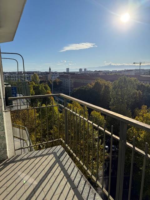 appartamento in vendita a Torino in zona Cit Turin