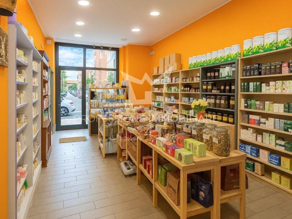 negozio in vendita a Torino in zona Pozzo Strada