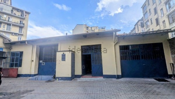 locale commerciale in vendita a Torino in zona Centro Storico