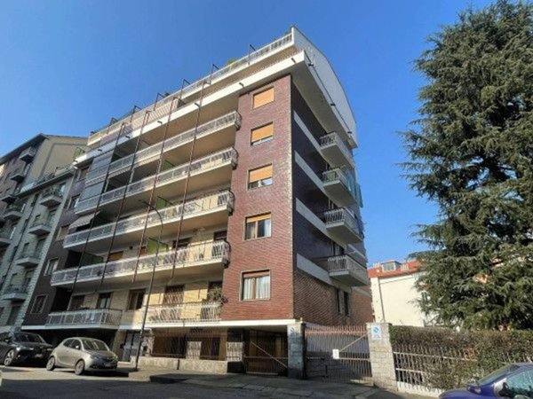 negozio in vendita a Torino in zona Campidoglio