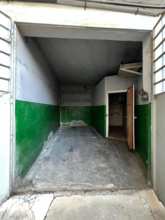 negozio in vendita a Torino in zona Santa Rita