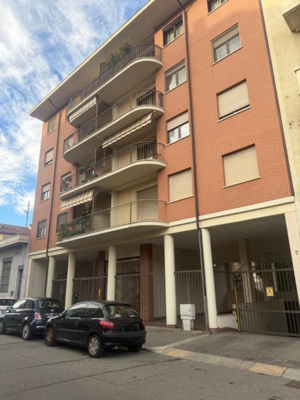 negozio in vendita a Torino in zona San Donato