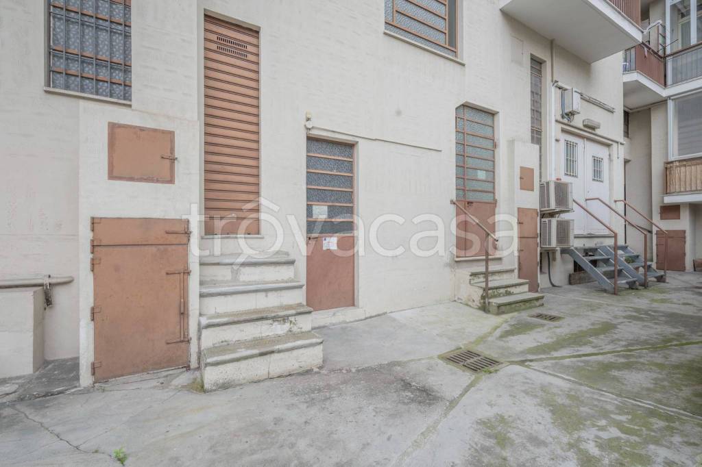 negozio in vendita a Torino in zona Pozzo Strada
