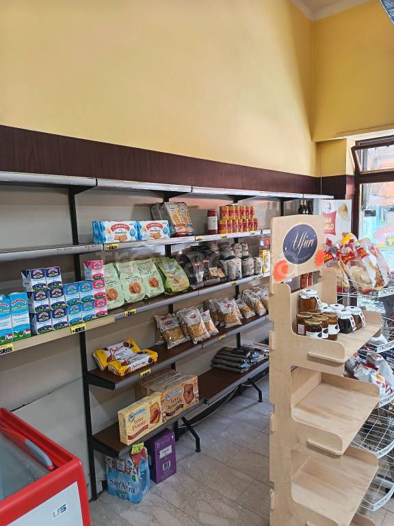 negozio in vendita a Torino in zona Santa Rita