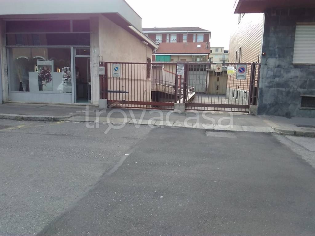 locale commerciale in vendita a Torino