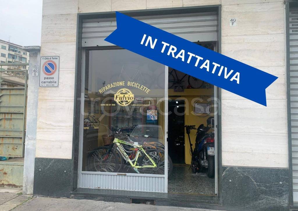 negozio in vendita a Torino in zona Mirafiori Nord