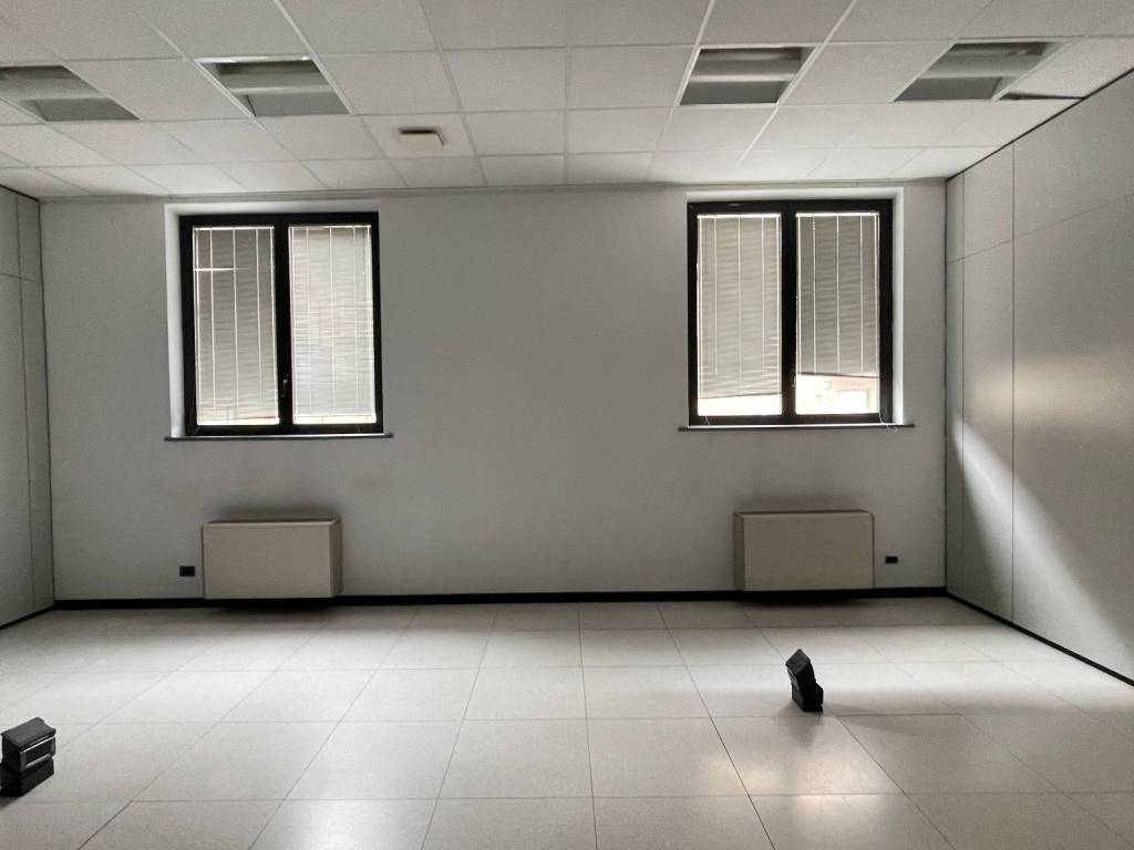 ufficio in vendita a Torino in zona Cenisia