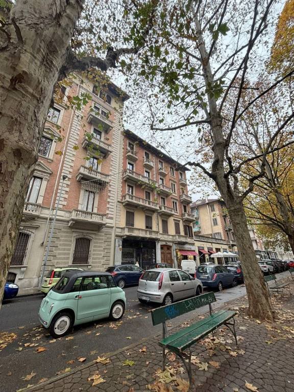 negozio in vendita a Torino in zona San Salvario