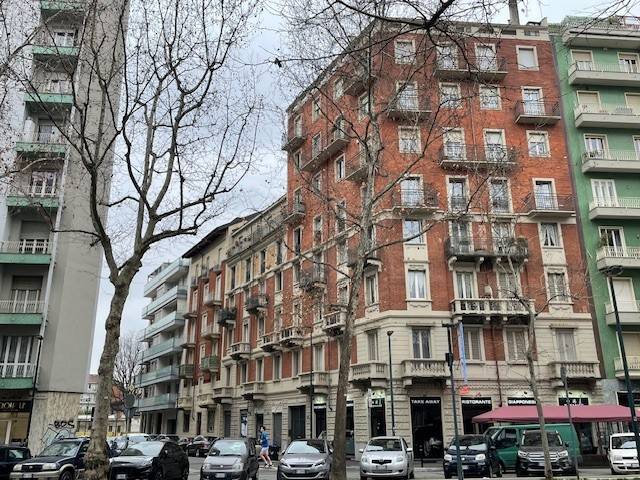 appartamento in vendita a Torino in zona Cenisia