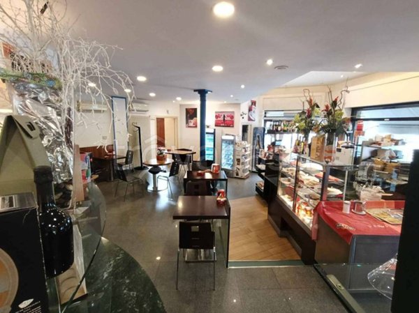 negozio in vendita a Torino in zona Aurora